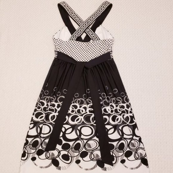 Criss Cross Back Dress - Picture 4 of 8